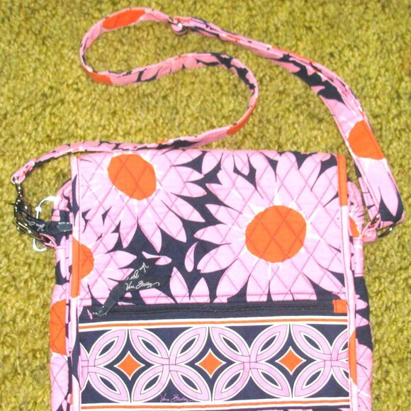 Vera Bradley Shoulder Bag Retired "Love Me" Design NWOT - Picture 2 of 7